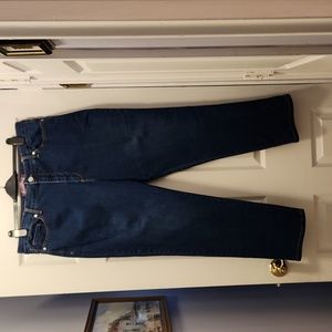 Gloria Vanderbilt straight jeans